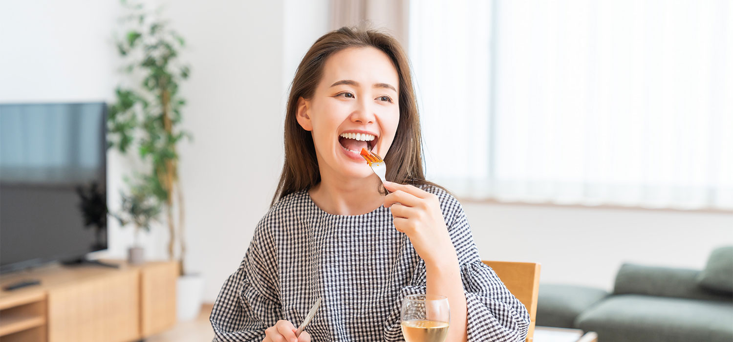 固定式の人工歯で噛む機能を補うインプラント
